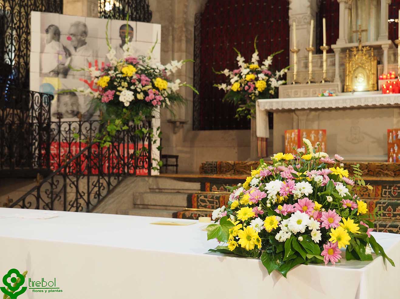 Comuniones Iglesia del Real Colegio Nuestra Señora del Loreto – Floristería  Trébol